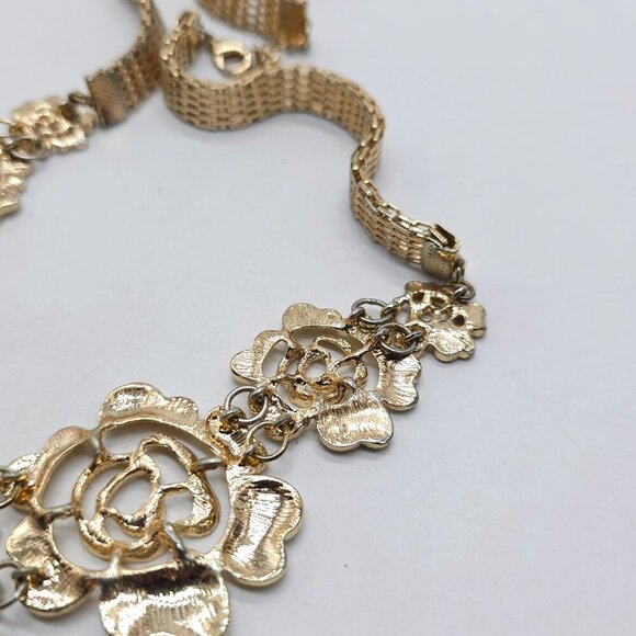 Gold Tone Floral Openwork Statement Necklace With Adjustable Chain - Picture 7 of 9